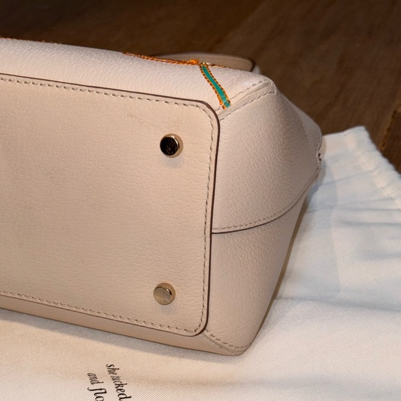 Kate Spade RARE leather hand bag, ivory with flowers and stitching - Picture 6 of 9